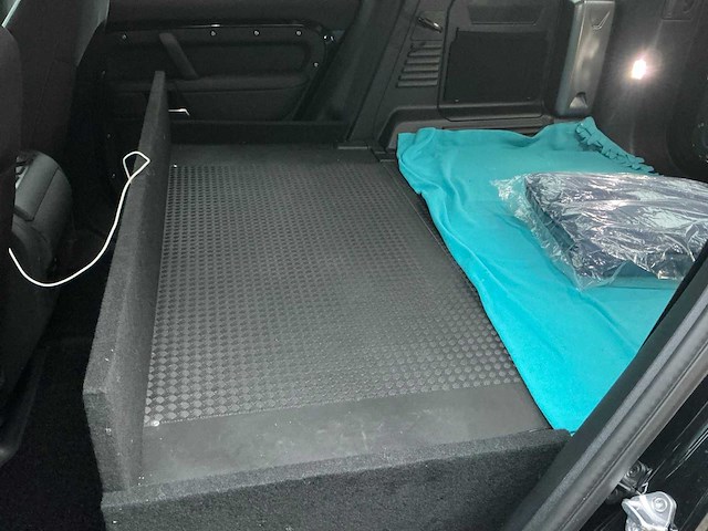 2025 land rover defender - afbeelding 16 van  32