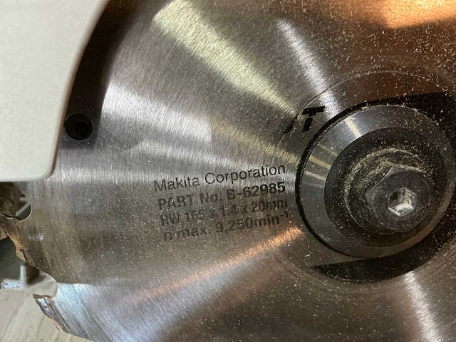 2025 makita dhs680 cirkelzaagmachine - afbeelding 4 van  6