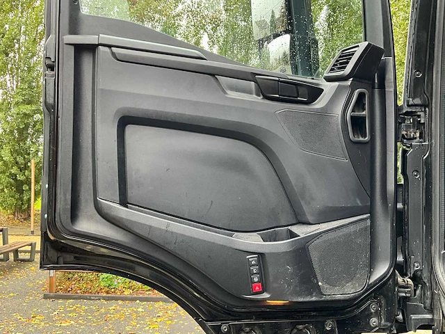 2025 man tgs 34.520 vrachtwagen met kipper - afbeelding 20 van  111
