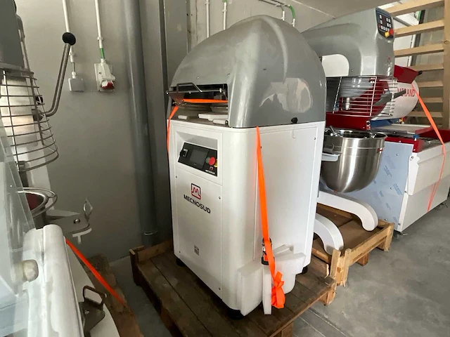2025 mecnosud dr30a deegkneedmachine - afbeelding 1 van  4