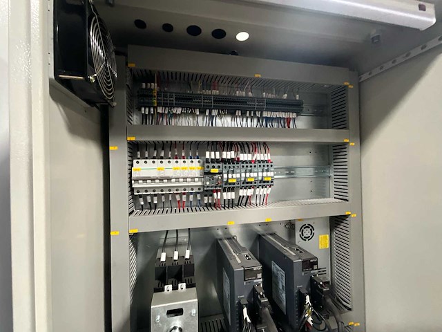 2025 metaleen we67k-160t/3200 cnc hydraulische kantpers. - afbeelding 6 van  19