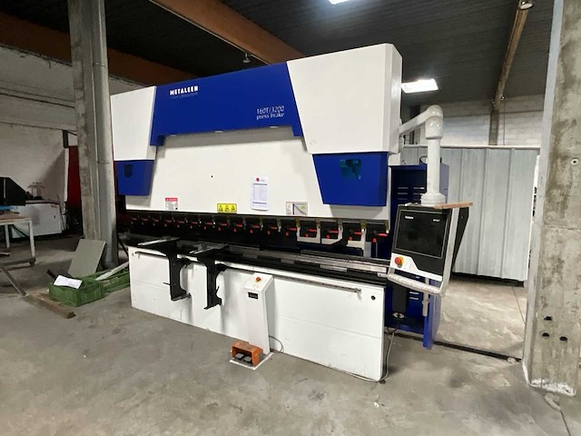 2025 metaleen we67k-160t/3200 cnc hydraulische kantpers. - afbeelding 13 van  19