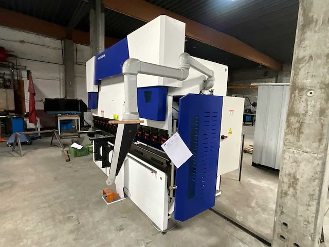 2025 metaleen we67k-160t/3200 cnc hydraulische kantpers. - afbeelding 14 van  19