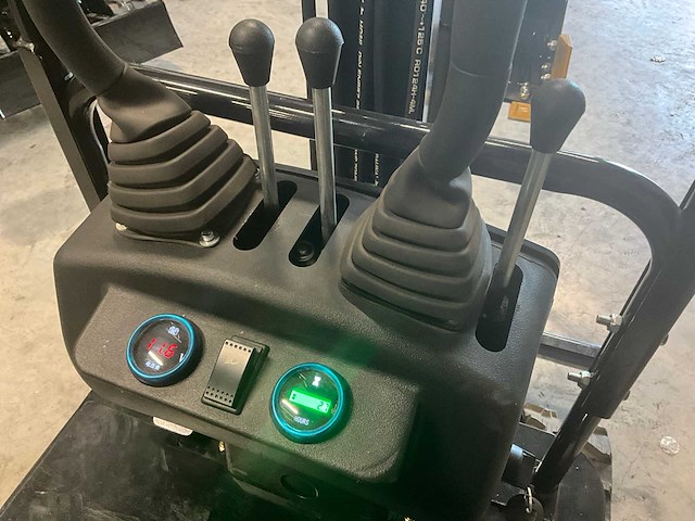 2025 minigraafmachine 1000kg met garantie - afbeelding 11 van  12