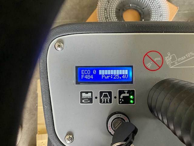 2025 noblelift nr530 schoonmaakwagen ongebruikt! nieuw!! - afbeelding 6 van  10