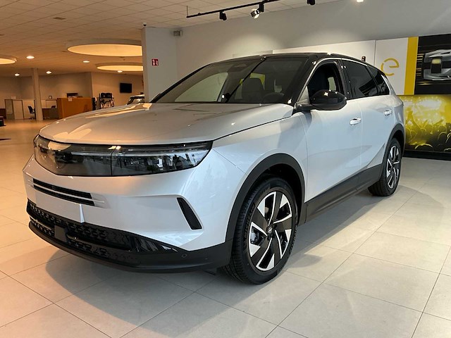 2025 opel grandland personenauto - afbeelding 1 van  18