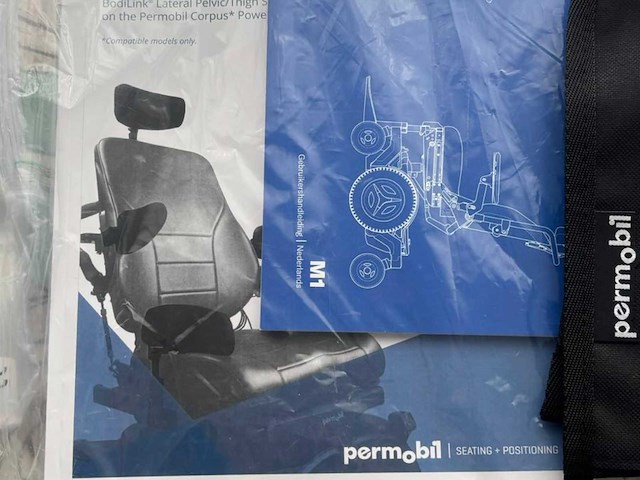 2025 permobil m1 comfort curve/luxe elektrische rolstoel - afbeelding 2 van  12