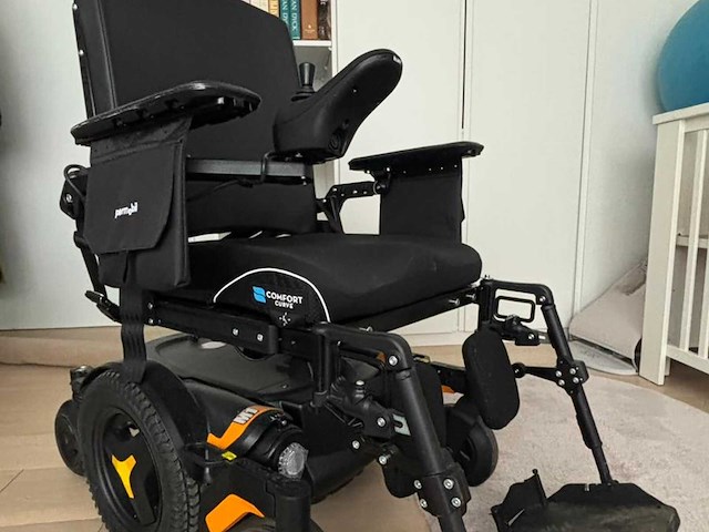 2025 permobil m1 comfort curve/luxe elektrische rolstoel - afbeelding 1 van  12