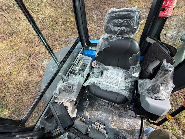 2025 rippa r32 rupsgraafmachine - afbeelding 21 van  37