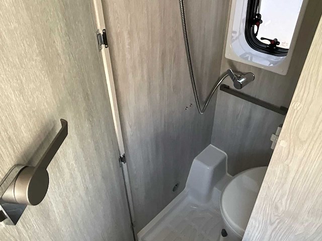 2025 roller team livingstone 6 camper - 10700km - uitstekende staat - afbeelding 27 van  78