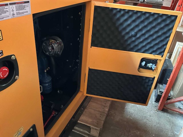 2025 stahltech 4105 diesel generatorset - afbeelding 13 van  25