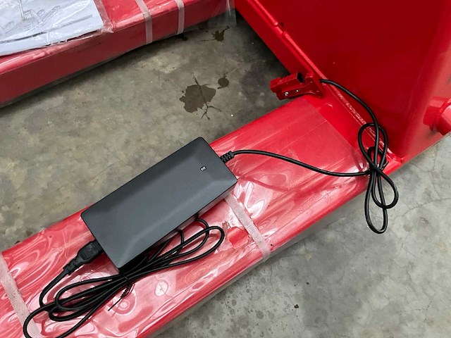 2025 stapelaar electrisch 2 ton - ongebruikt - lithium - afbeelding 9 van  11
