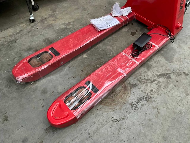 2025 stapelaar electrisch 2 ton - ongebruikt - lithium - afbeelding 11 van  11