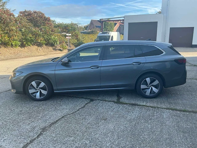 2025 volkswagen passat variant personenauto - afbeelding 12 van  28