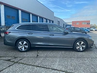 2025 volkswagen passat variant personenauto - afbeelding 25 van  28