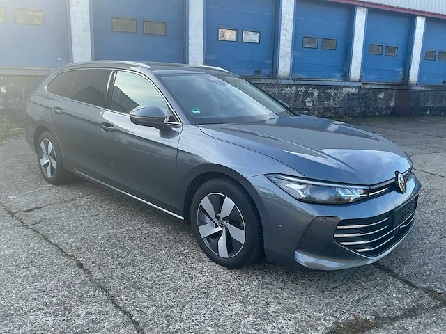 2025 volkswagen passat variant personenauto - afbeelding 21 van  28