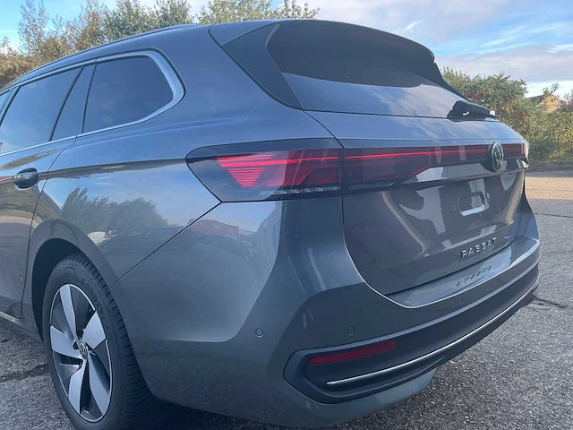 2025 volkswagen passat variant personenauto - afbeelding 4 van  28