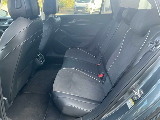 2025 volkswagen passat variant personenauto - afbeelding 16 van  28