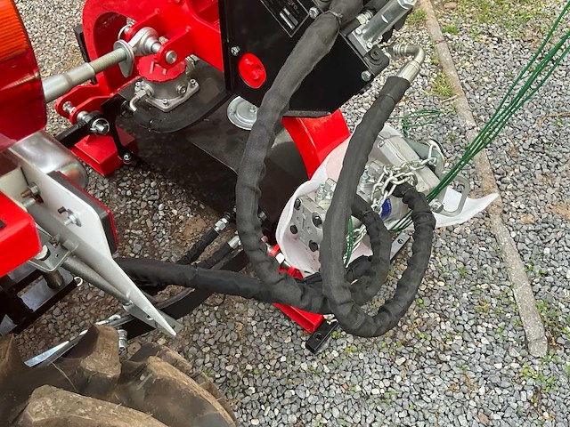 2025 vst fieldtrac 180d 4wd minitractor met voorlader en bel-agro hrts130 schijveneg - afbeelding 9 van  26