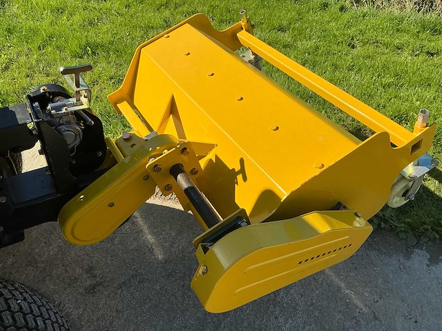 2025 yarmax 195fc wi18d 18hp met klepelmaaier - minitractor - afbeelding 9 van  26