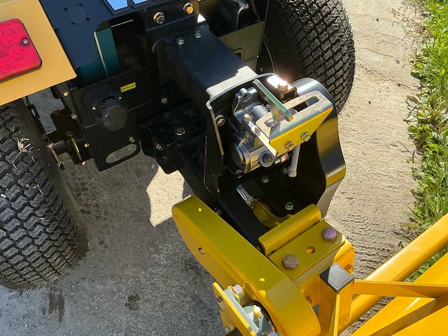 2025 yarmax 195fc wi18d 18hp met klepelmaaier - minitractor - afbeelding 11 van  26