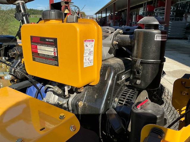 2025 yarmax 195fc wi18d 18hp met klepelmaaier - minitractor - afbeelding 16 van  26