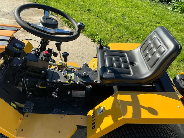 2025 yarmax 195fc wi18d 18hp met klepelmaaier - minitractor - afbeelding 4 van  24