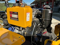 2025 yarmax 195fc wi18d 18hp met klepelmaaier - minitractor - afbeelding 15 van  24