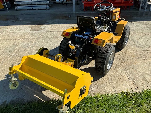 2025 yarmax 195fc wi18d 18hp met klepelmaaier - minitractor - afbeelding 19 van  24