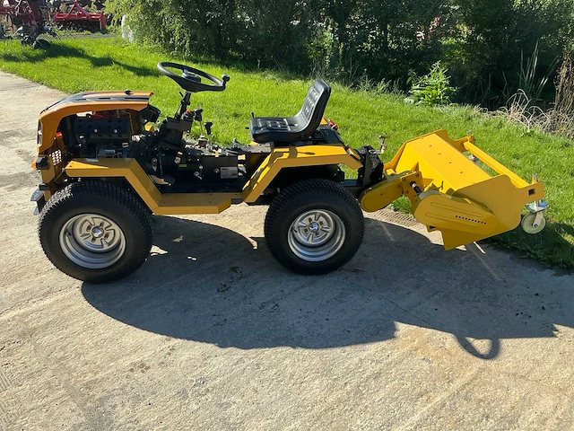 2025 yarmax 195fc wi18d 18hp turf 4x4 met klepelmaaier - minitractor - afbeelding 12 van  26