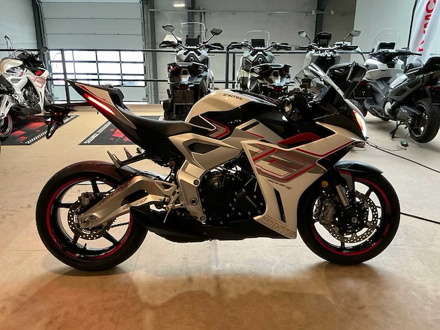 2025 zontes 703rr demo motorfiets - afbeelding 11 van  18