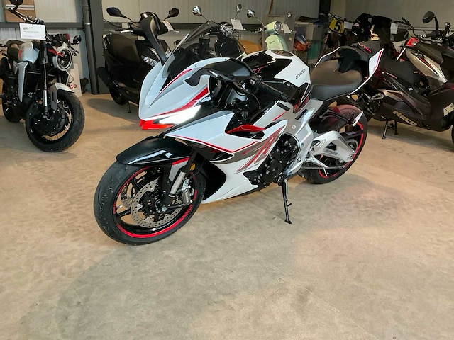 2025 zontes 703rr demo motorfiets - afbeelding 14 van  18