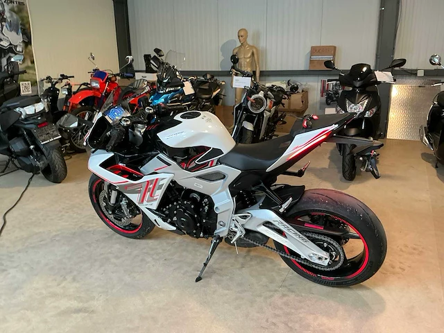 2025 zontes 703rr demo motorfiets - afbeelding 15 van  18