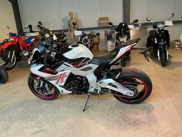 2025 zontes 703rr demo motorfiets - afbeelding 16 van  18