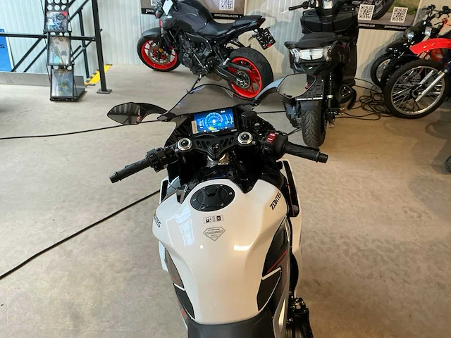 2025 zontes 703rr demo motorfiets - afbeelding 5 van  18