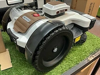 2025 zuchetti ambrogio 4.0 elite 4wd rtk robotmaaier - afbeelding 3 van  7