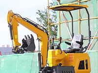2026 huayee 1000kg minigraafmachine – zwenkgiek – semi-automatische snelwissel – 2 bakken - afbeelding 1 van  7