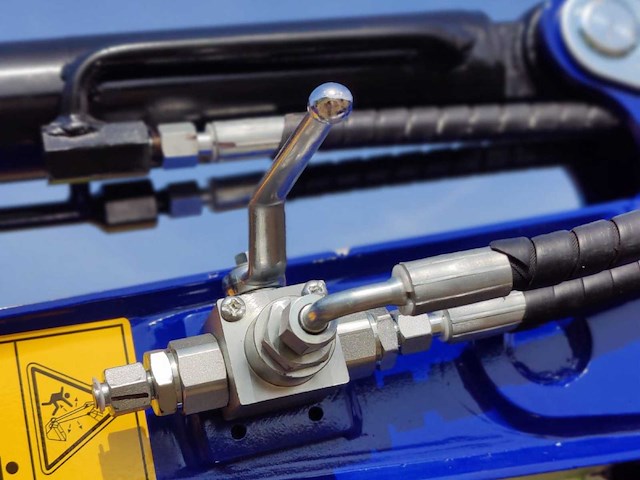 2026 katco q18+ minigraafmachine - 1800kg - hydraulische duim - zwenkarm - nieuw - afbeelding 13 van  17