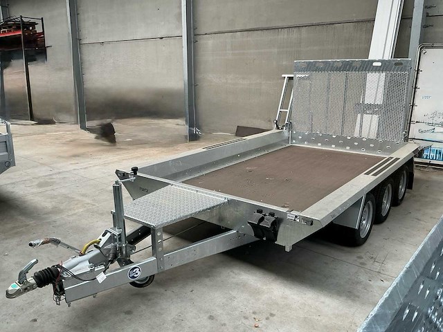 2026 martz machinetransporter - afbeelding 1 van  9