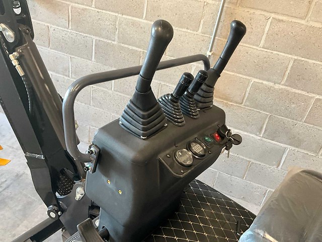 2026 nuoman minigraafmachine 1200kg - zwenkgiek - met garantie - afbeelding 14 van  21