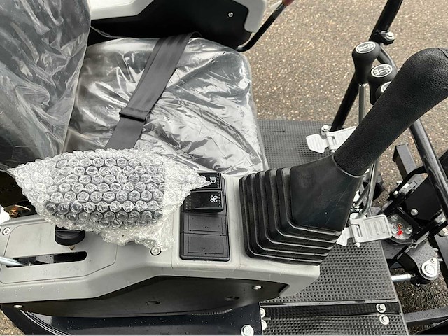 2026 nuoman minigraafmachine 1.2t - side swing & joystick - met garantie - afbeelding 7 van  26