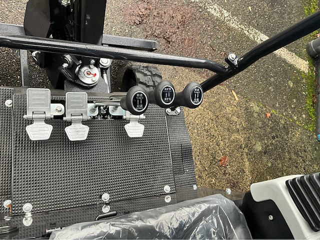 2026 nuoman minigraafmachine 1.2t - side swing & joystick - met garantie - afbeelding 10 van  22