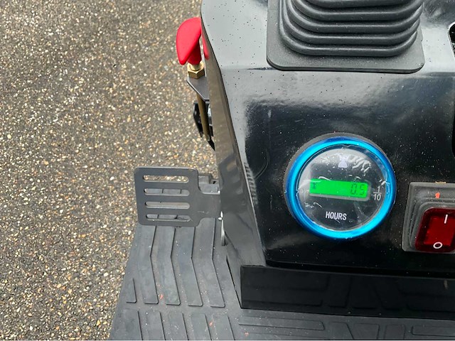 2026 nuoman minigraafmachine (70cm) 0.6t - side swing - met garantie - afbeelding 2 van  19