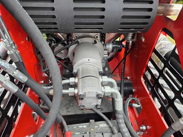 2026 skid steer sldl 110 rupsgraafmachine - afbeelding 7 van  8