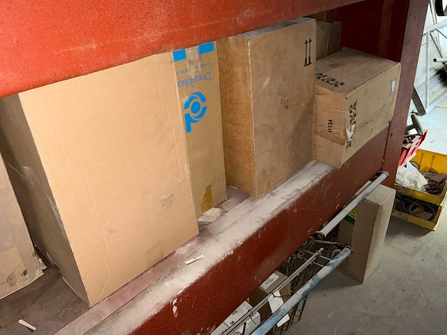 20ft opslagcontainer met inhoud - afbeelding 16 van  18