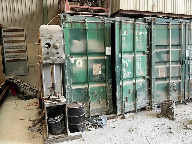 20ft opslagcontainer met inhoud - afbeelding 1 van  12