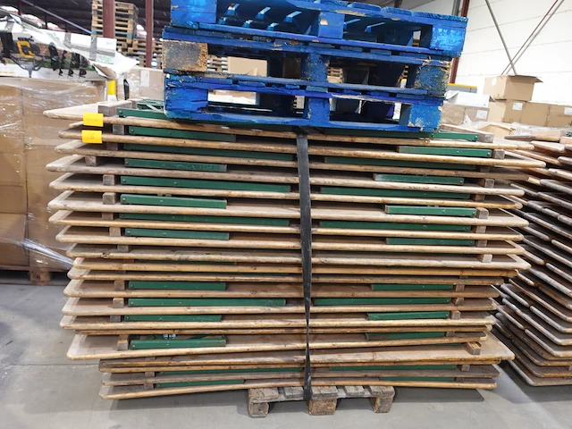 20x biertafel + 40x bank - afbeelding 4 van  5