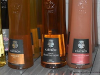 20x fles likeur, joseph cartron, wo. sureau (amber), mangue (amber), crème de pêche de vigne (amber), pamplemousse rose (roze), cassis (donker), vermouth blanc (helder), 70cl - afbeelding 2 van  4