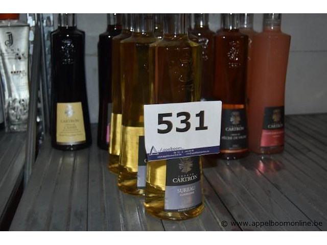 20x fles likeur, joseph cartron, wo. sureau (amber), mangue (amber), crème de pêche de vigne (amber), pamplemousse rose (roze), cassis (donker), vermouth blanc (helder), 70cl - afbeelding 3 van  4