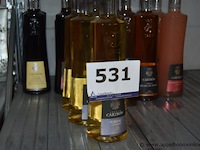 20x fles likeur, joseph cartron, wo. sureau (amber), mangue (amber), crème de pêche de vigne (amber), pamplemousse rose (roze), cassis (donker), vermouth blanc (helder), 70cl - afbeelding 3 van  4